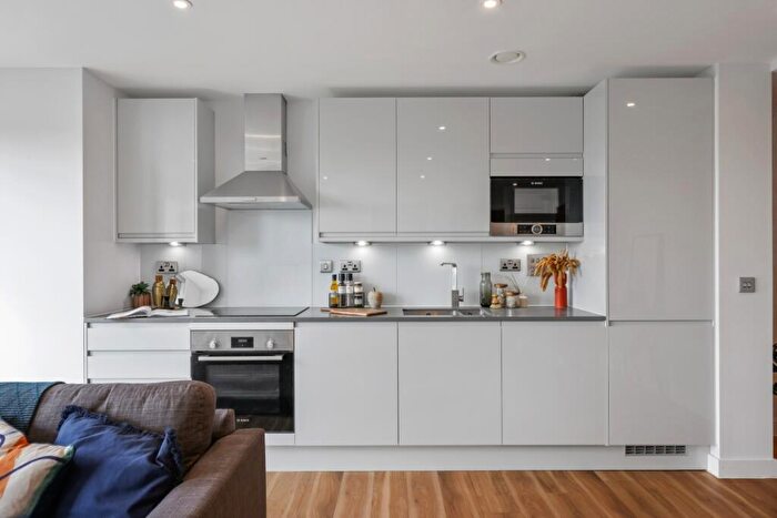 Flat To Rent In , Castle Park View, Castle Street, Bristol, A11
