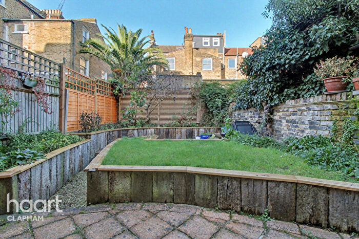 2 Bedroom Flat To Rent In Comyn Road, London, SW11