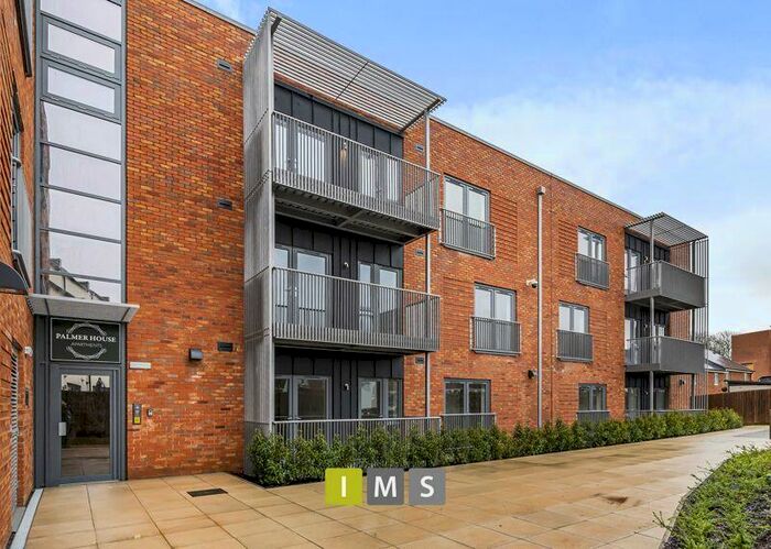 2 Bedroom Flat To Rent In -, Roberts Drive, Graven Hill, C1