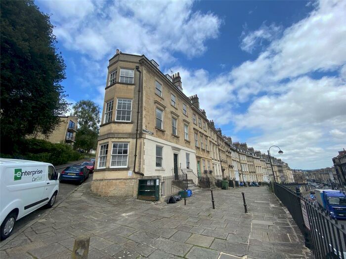 3 Bedroom Apartment To Rent In Walcot Parade, Bath, Somerset, BA1