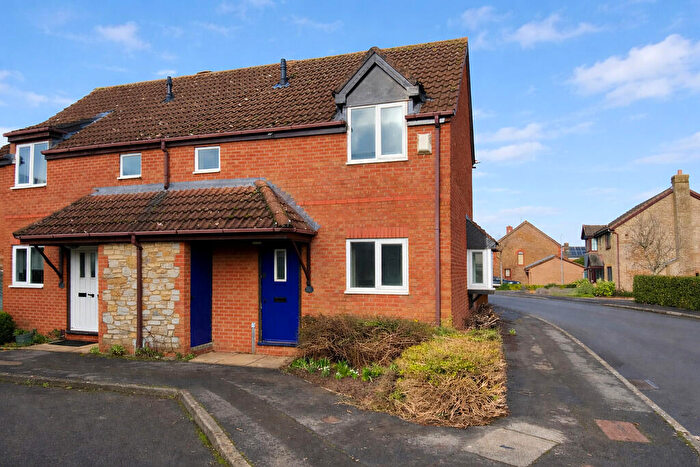 2 Bedroom Semi-Detached House For Sale In Long Croft, Yate, BS37