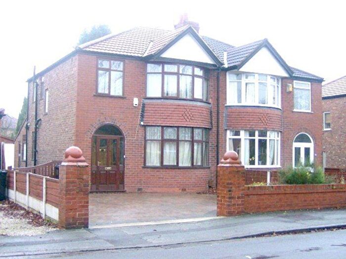 3 Bedroom Semi-Detached House To Rent In Walton Road, Sale, M33