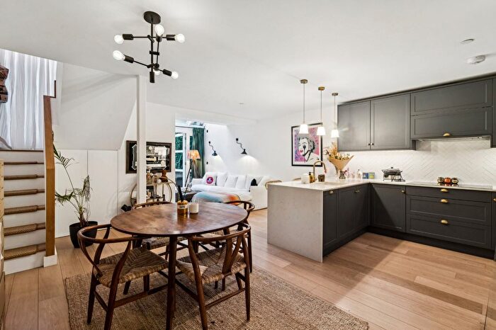 2 Bedroom Maisonette To Rent In Westbourne Park Road, Westbourne Park, W11