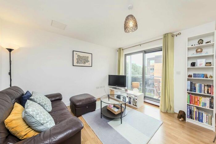 1 Bedroom Flat To Rent In St. Georges Grove, London, SW17