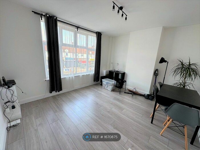 1 Bedroom Flat To Rent In Avery Hill Road, London, SE9