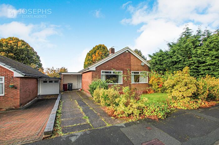 2 Bedroom Detached Bungalow To Rent In Kenmay Avenue, Bolton, BL3