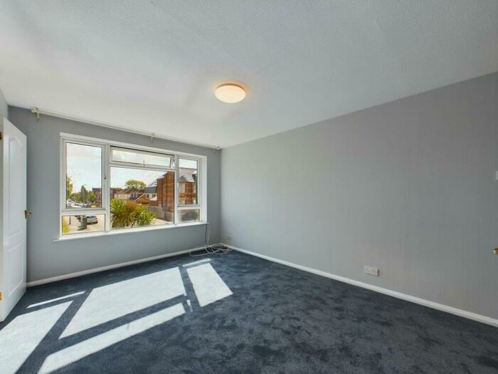 1 Bedroom Flat To Rent In Hatherley Road, Sidcup, Kent, DA14