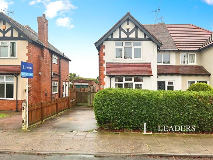 3 Bedroom Semi Detached House For Sale In Normanton Drive, Mansfield, Nottinghamshire, NG18