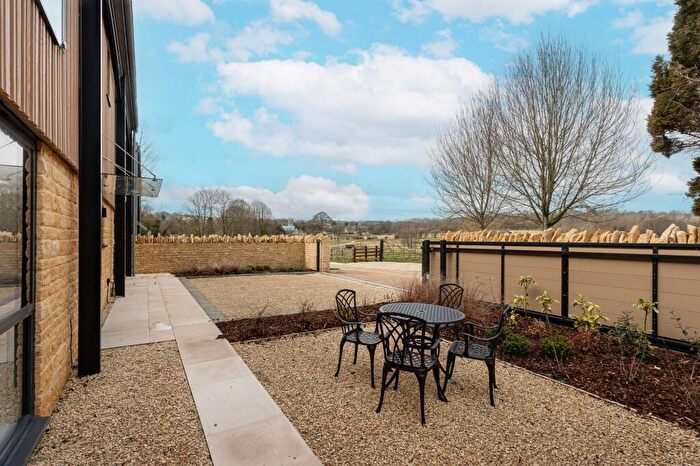 4 Bedroom Detached House For Sale In The Martingales, Withington, GL54