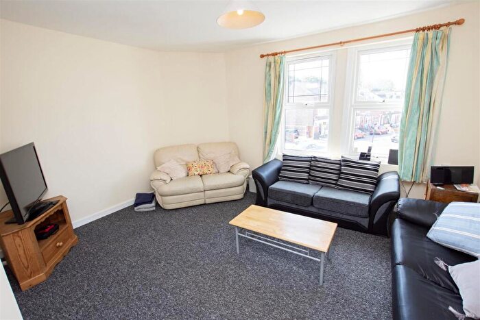 5 Bedroom House To Rent In Raddlebarn Road, Birmingham, West Midlands, B29