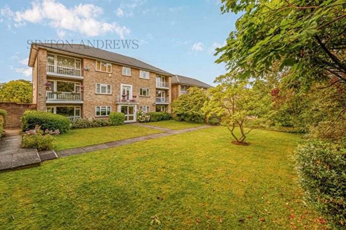 2 Bedroom Flat For Sale In Dene Court, Mount Avenue, Ealing, W5