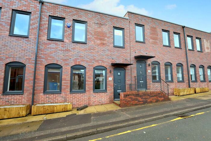 2 Bedroom Town House To Rent In Melbourne Street, Leeds, LS2
