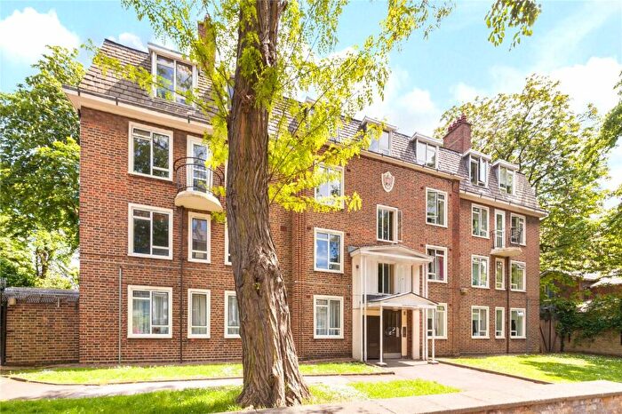 3 Bedroom Flat To Rent In Lilian Baylis House, Canonbury Park South, N1
