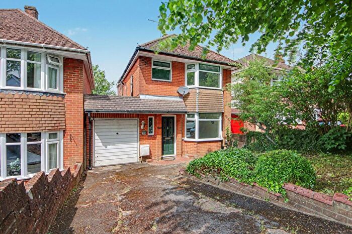 3 Bedroom Detached House For Sale In Midanbury Lane, Bitterne Park, SO18