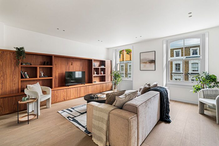 2 Bedroom Flat For Sale In Redcliffe Road, Chelsea, London, SW10