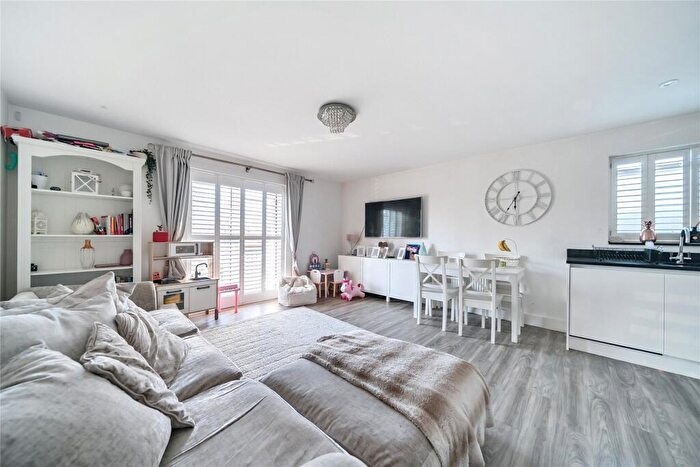 2 Bedroom Flat For Sale In Hillbrow Road, Bromley, BR1