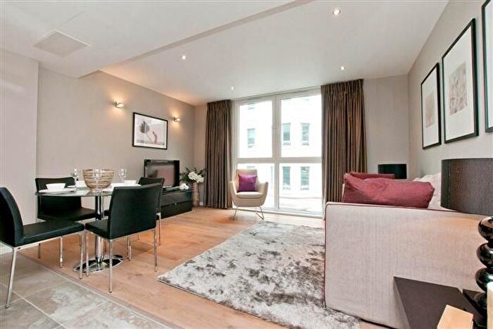 2 Bedroom Flat To Rent In Palace Place, St James' Park, London, SW1E