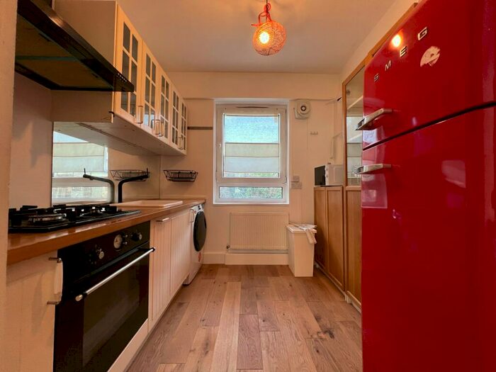 2 Bedroom Flat To Rent In Neckinger Estate, SE16