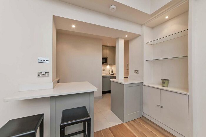 1 Bedroom Flat To Rent In Chelsea Embankment, London, SW3