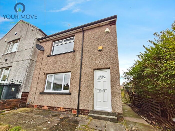 2 Bedroom End Of Terrace House To Rent In Coronation Way, Keighley, West Yorkshire, BD22