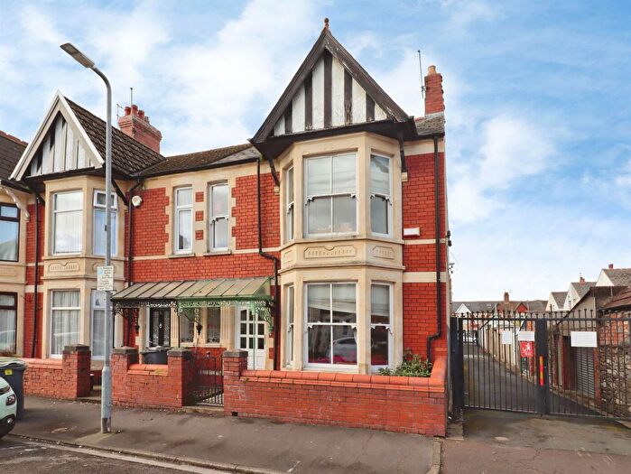 3 Bedroom End Terrace House For Sale In Dinas Street, Cardiff, CF11
