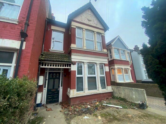 2 Bedroom Flat To Rent In Anerley Road - Online Enquiries Only, SS0