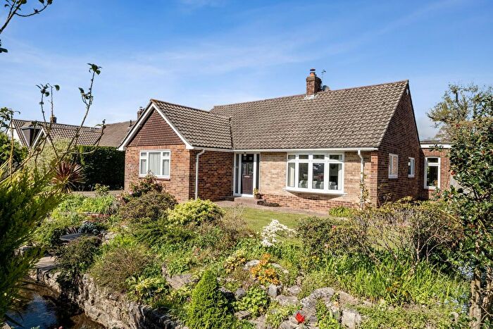 3 Bedroom Detached Bungalow For Sale In Redvers Close, Lymington, SO41