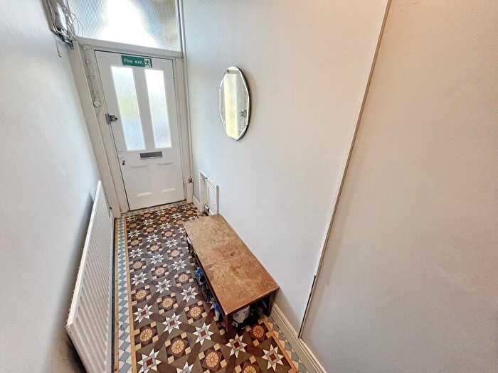 6 Bedroom Terraced House For Sale In Taff Embankment, Grangetown, Cardiff, CF11