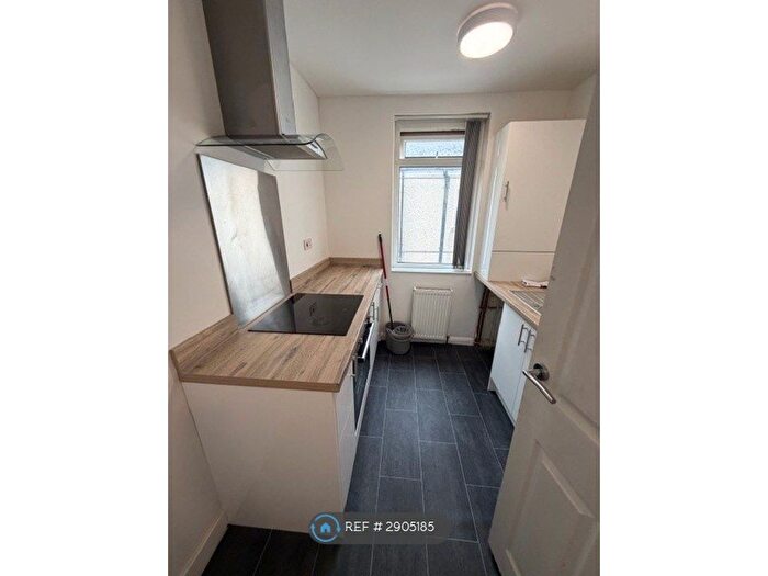1 Bedroom Flat To Rent In Dover St, Hull, HU3
