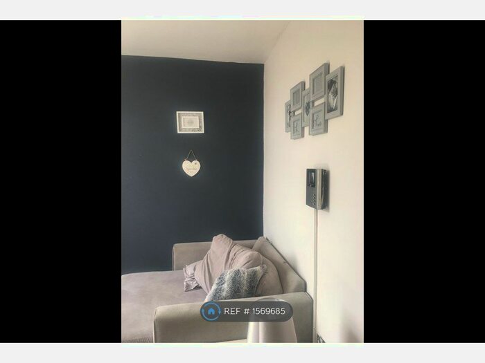 2 Bedroom Flat To Rent In Rhyddings Street, Oswaldtwistle, Accrington, BB5