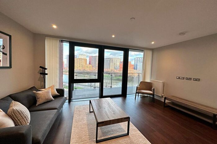 2 Bedroom Apartment To Rent In Handlebury House, Leamouth Road, E14