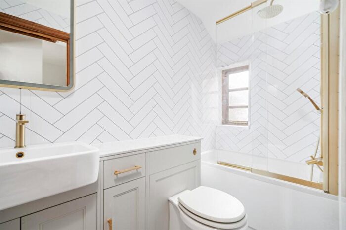 2 Bedroom Terraced House For Sale In High Street, Henley-In-Arden, B95