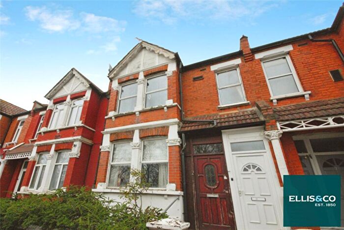 2 Bedroom Apartment For Sale In Algernon Road, Hendon, NW4