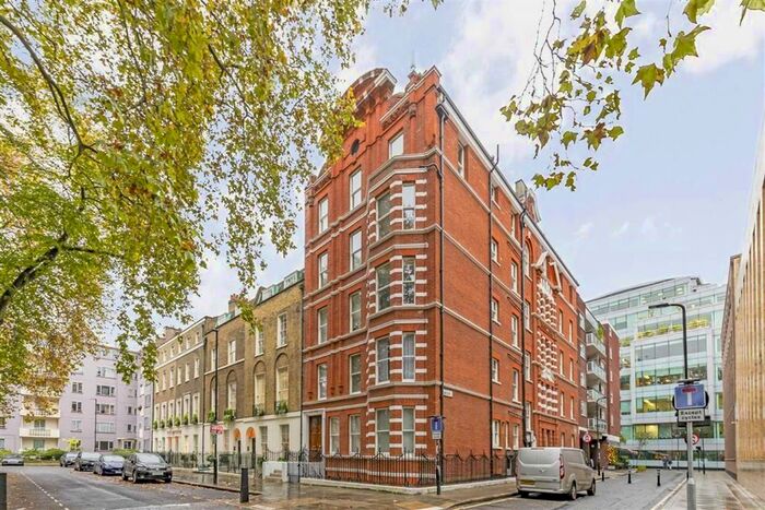 1 Bedroom Flat To Rent In Red Lion Square, London, WC1R