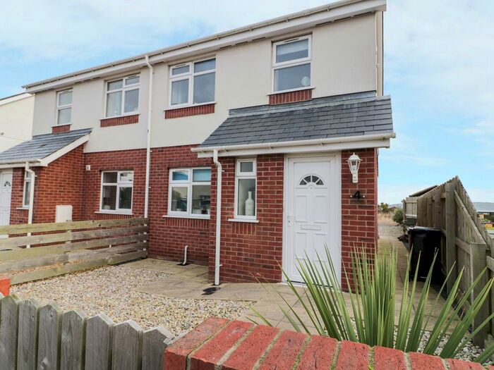 3 Bedroom Semi-Detached House To Rent In Bryn Meirion, Benllech, LL74