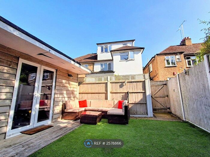 3 Bedroom Maisonette To Rent In Colindale Avenue, St. Albans, AL1