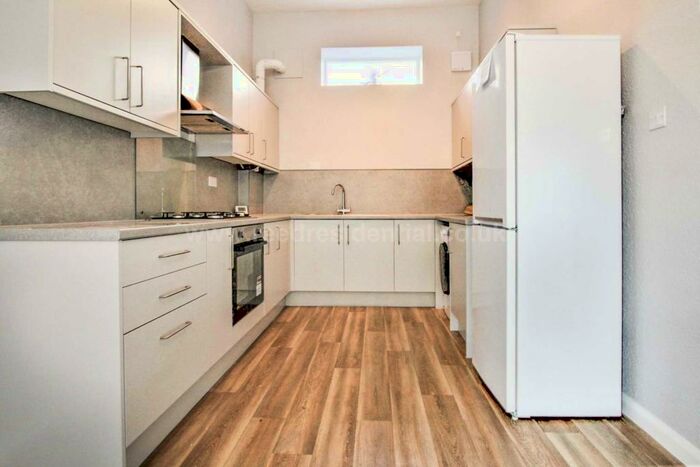 2 Bedroom Apartment To Rent In London Road, Westcliff On Sea, SS0