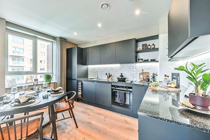 1 Bedroom Flat For Sale In Lombard Square, Greenwich, SE18