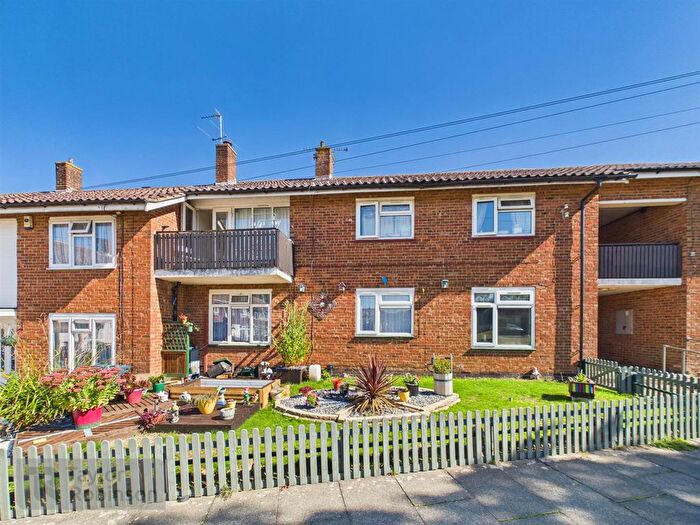 2 Bedroom Maisonette For Sale In Southgate Drive, Southgate, Crawley, RH10
