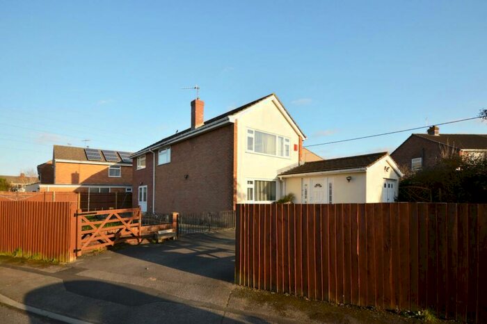 4 Bedroom Detached House For Sale In Graitney Close, Cleeve, BS49