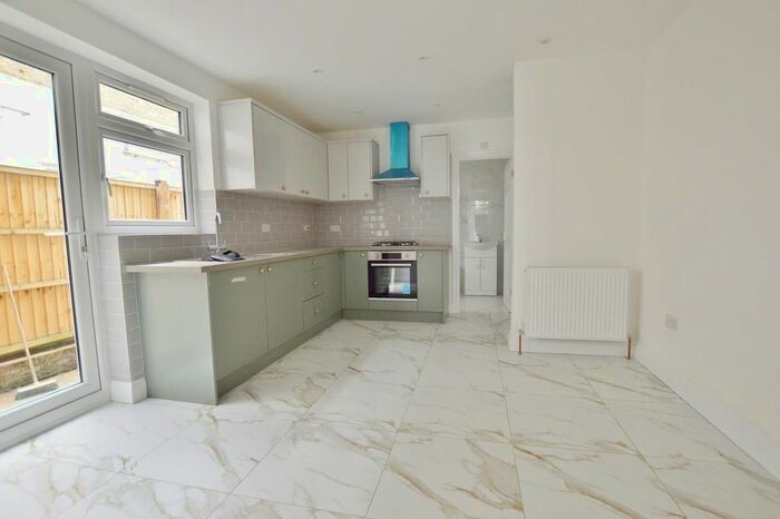 2 Bedroom Flat To Rent In Glasgow Road, London, E13