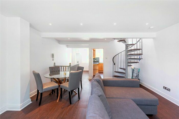 2 Bedroom Flat To Rent In Grays Inn Road, London, WC1X