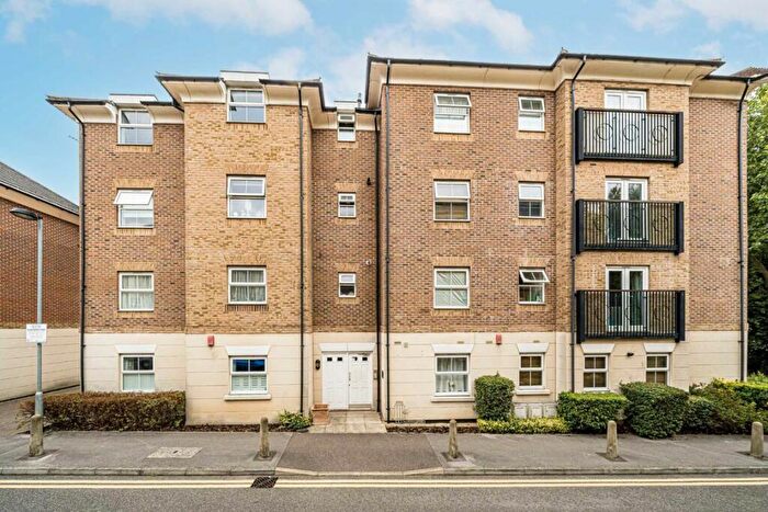 2 Bedroom Flat To Rent In Coppetts Road, London, N10