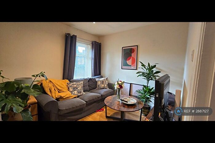 1 Bedroom Semi Detached House To Rent In Bennett Road, Leeds, LS6