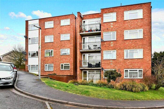 2 Bedroom Flat To Rent In Croxley Rise, Maidenhead, Berkshire, SL6