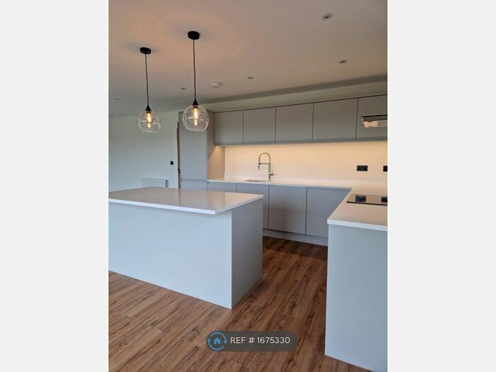 3 Bedroom Bungalow To Rent In The Hides, Alcester, B49