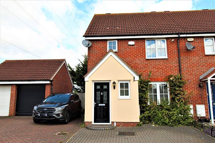 3 Bedroom Semi Detached House To Rent In Grenville Road, Chafford Hundred, Grays, RM16