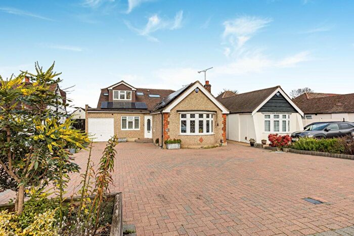 4 Bedroom Detached Bungalow For Sale In Byng Drive, Potters Bar, EN6