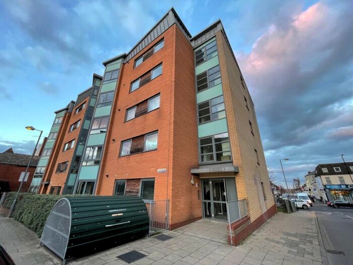 2 Bedroom Flat To Rent In Lewis Gardens, Stamford Hill, N16