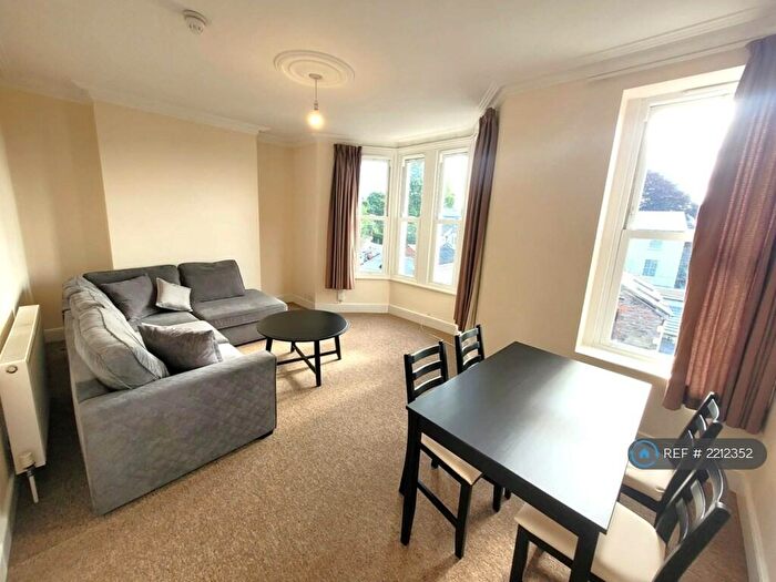 3 Bedroom Maisonette To Rent In Fairfield Road, Bristol, BS6